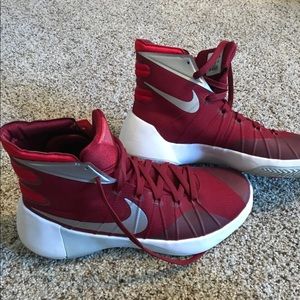 Nike Hyperdunks 2015. 9.5 Clean Basketball Shoe